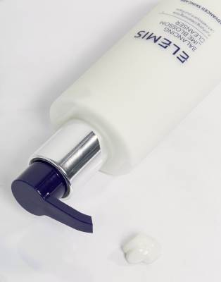 elemis balancing lime blossom cleanser 200ml