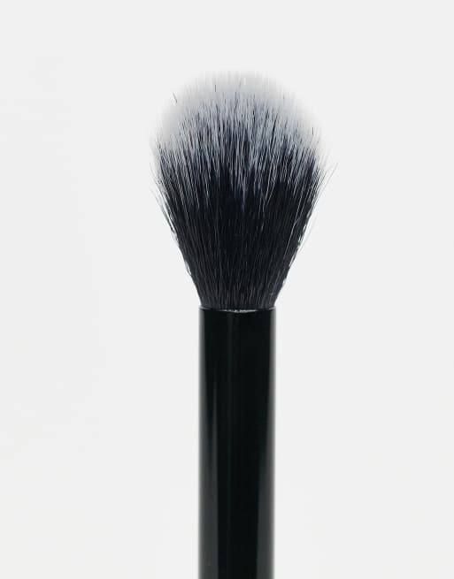 e.l.f. - Pinceau à maquillage illuminateur pour points saillants du visage, 3 de 4