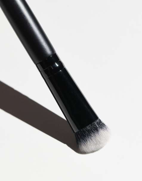 e.l.f. Tap & Blend Concealer Brush - view 2
