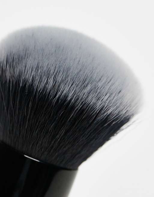 e.l.f. – Zweieckiger Pinsel für flüssigen Bronzer und zum Konturieren, 3 von 3