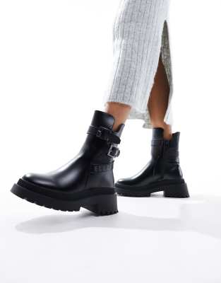 Elle ankle biker boots in black