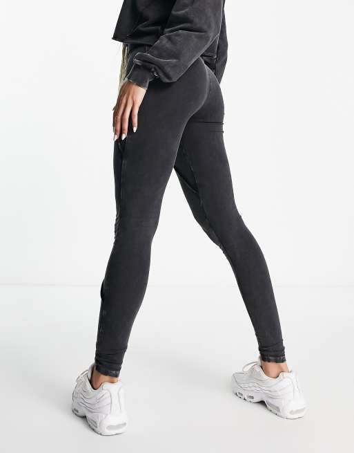 ellesse Abbakay leggings in black ASOS