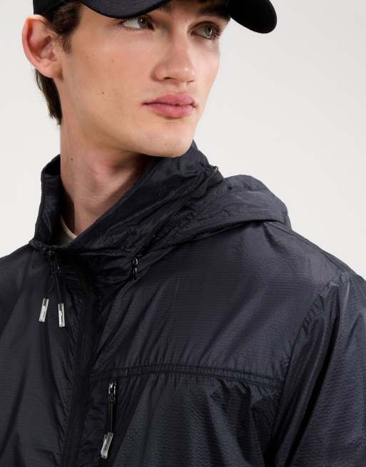 ellesse Berg windrunner in black, 2 of 4