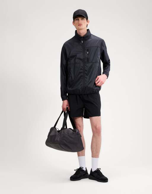 ellesse Berg windrunner in black, 4 of 4