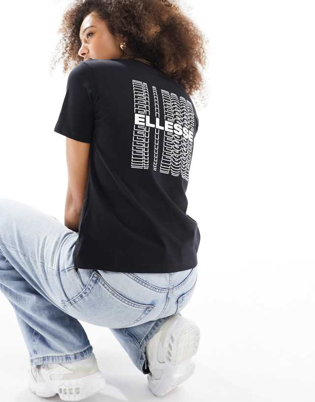 ellesse - brimsley center logo t-shirt with back print in black