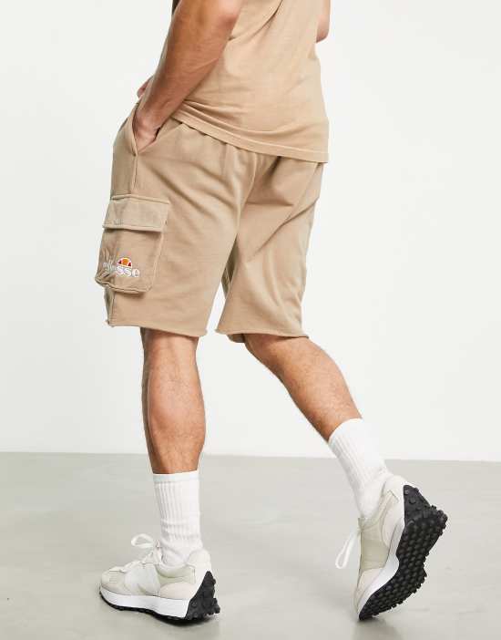 https://images.asos-media.com/products/ellesse-cargo-shorts-in-brown/201734875-2?$n_550w$&wid=550&fit=constrain