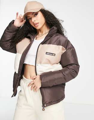 ellesse - Coffee Pack - Steppjacke mit Farbblock-Design in Ecru und Braun mit Logo