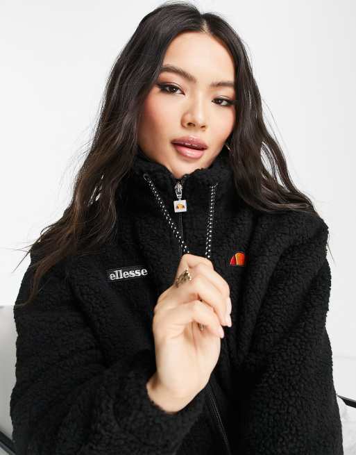ellesse – Czarna kurtka ocieplana ze sztucznego kożuszka