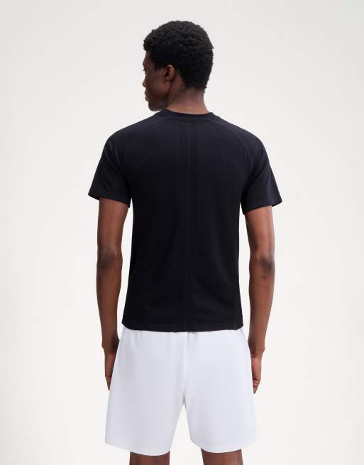 ellesse Drexani short sleeve seamless tee in black, 4 of 4