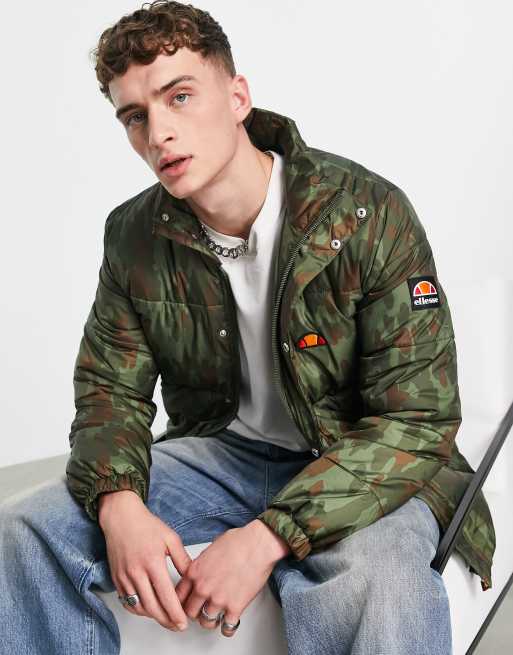 ellesse - Dynejakke med branding og camo