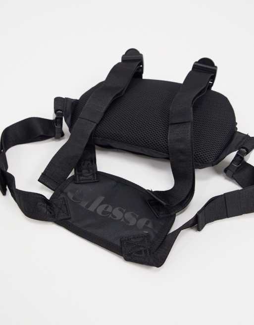 ellesse – Kitora – Schwarze Brusttasche ASOS