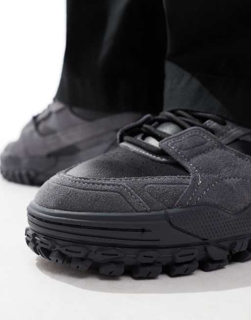 Ellesse LSR Luxe trainers in black, 5 of 5