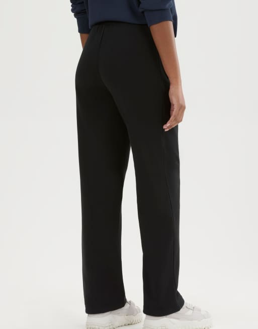 ellesse Mazara open hem jog pants in black, 2 of 4