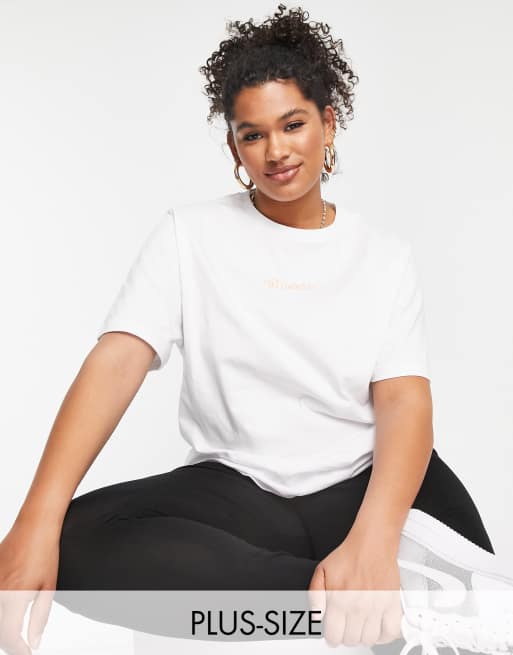 ellesse Plus – Biały sygnowany T-shirt o fasonie boyfriend
