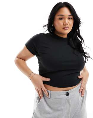 ellesse ellesse plus cropped t-shirt in black