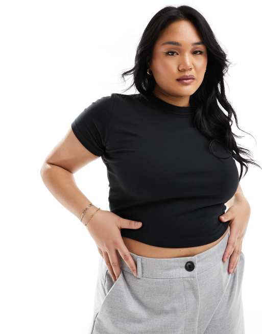 ellesse Plus - Sort cropped T-shirt