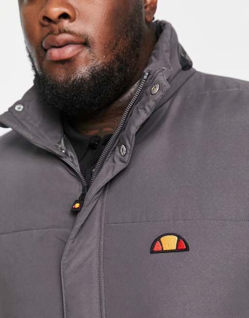 ellesse Plus – Steppjacke in Grau mit Markenlogo ASOS