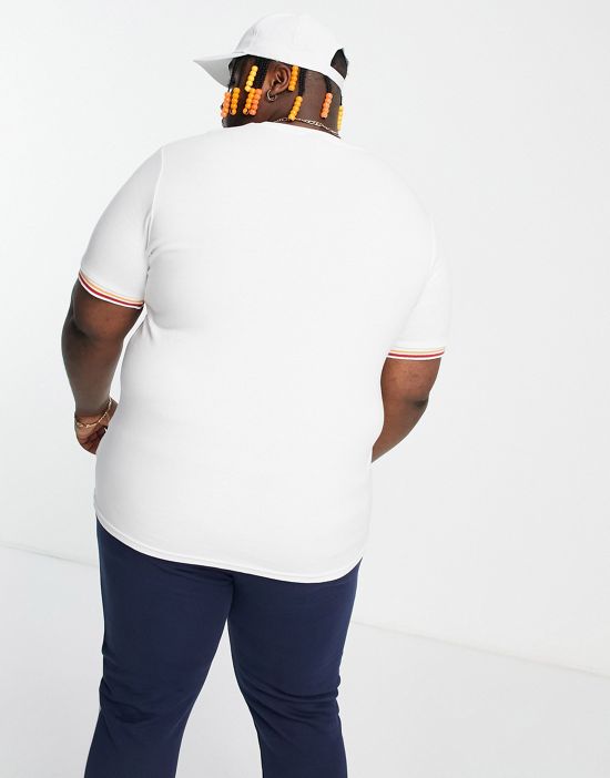 https://images.asos-media.com/products/ellesse-plus-t-shirt-with-logo-in-white/201742210-3?$n_550w$&wid=550&fit=constrain