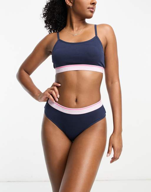 ellesse - Set van bralette met open achterkant en string in marineblauw