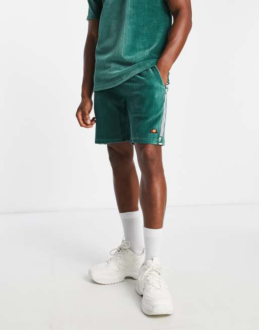 ellesse – Shorts aus Cord in Grün mit Seitenstreifen, 3 von 4