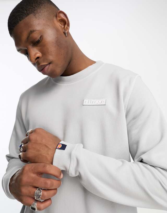 ellesse - sweat with contrast stitch in grey