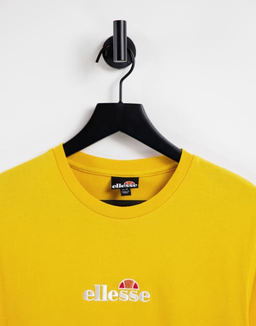 ellesse - T-shirt met klein gecentreerd logo in geel, exclusief bij ASOS, 2 van 4