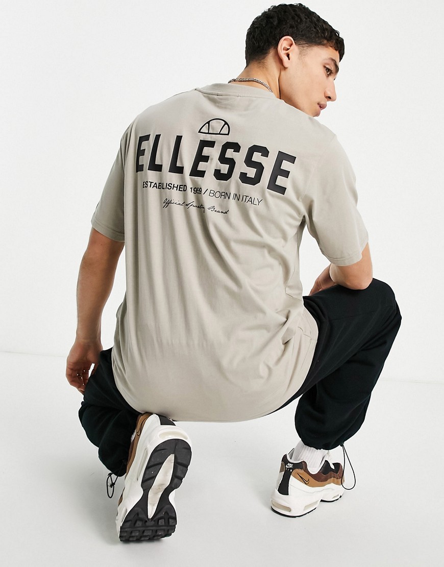 ellesse t-shirt with back print in tan-brown