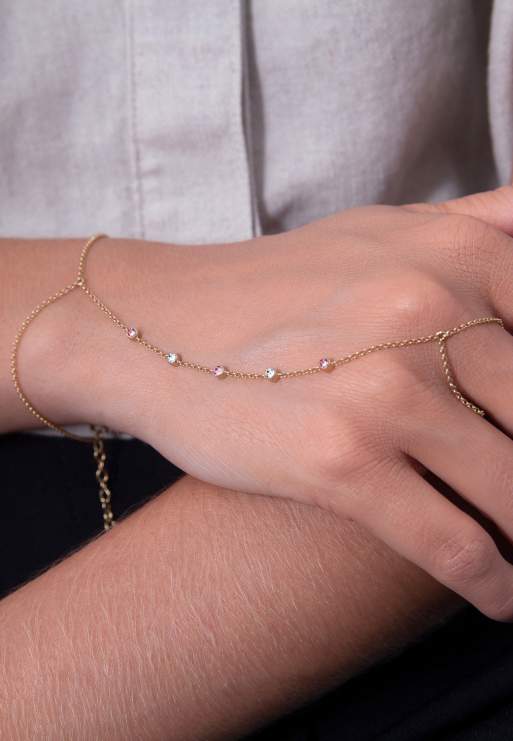 Elli – Vergoldetes Armband aus 925er Sterlingsilber mit Handkette und funkelnden Kristallsteinen in Weiß und anderen Farben