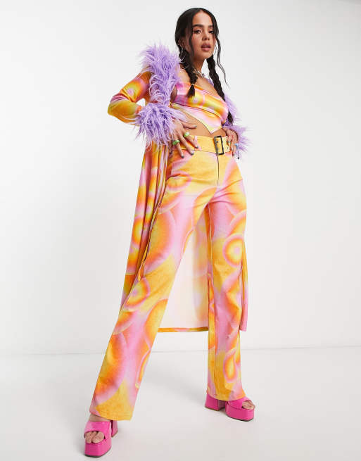 Elsie & Fred - Pantalon évasé ajusté d'ensemble à taille basse style années 2000 avec ceinture et motif tourbillon années 70