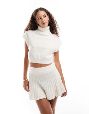 Emory Park cropped roll neck jumper in cream part of a