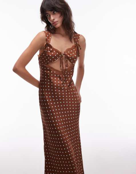 Emory Park - Satijnen midaxi-jurk met stippen en uitsnijding in cacaobruin - view 1