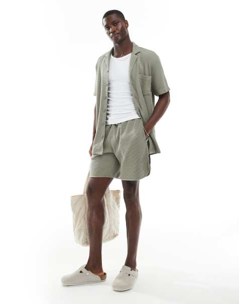Emporio Armani - Bodywear - Loungeshort van wafelstof met logo in kakigroen, deel van co-ord set - view 1