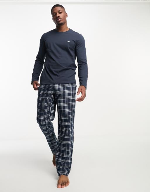 Emporio Armani – Bodywear – Pyjama aus langärmligem Oberteil und karierter Hose in Marineblau
