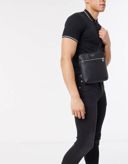 Aardewerk Huiswerk garage Emporio Armani - Crossbodytas met adelaarslogo in zwart | ASOS