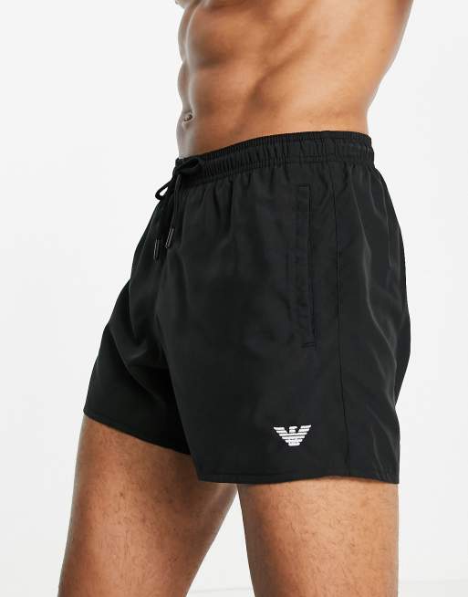 Emporio Armani – Czarne szorty kąpielowe z logo z orzełkiem
