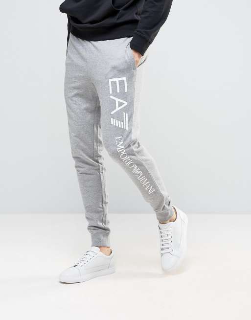 Emporio Armani EA 7 – Sweathose in mittlerem Kalkgrau, mit Umschlag und Logo