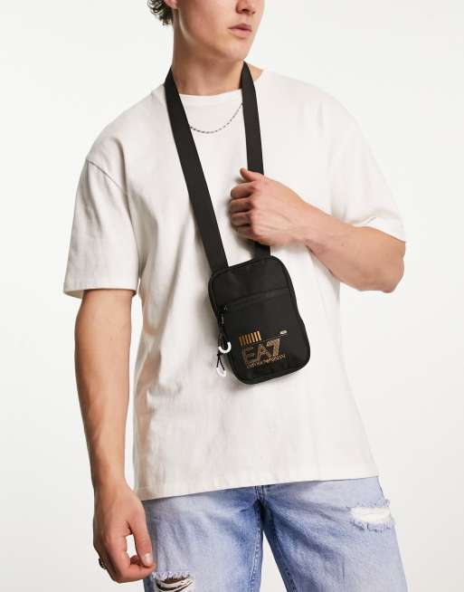 Emporio Armani – EA7 – Kleine Pilotentasche in Schwarz