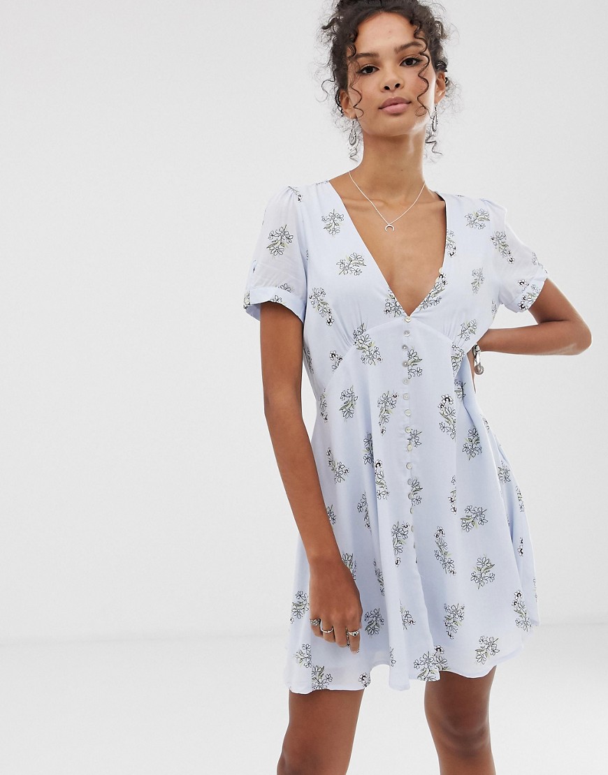En Crème – Blomstret knælang kjole med korte ærmer-Blå
