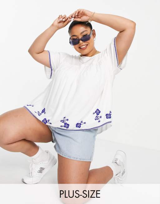 En Crème Plus - Aangerimpelde blouse met korte mouwen en geborduurde rand