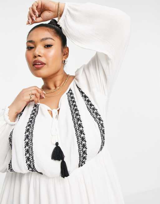 En Crème Plus long sleeve maxi smock dress with embroidery detail, 3 of 4