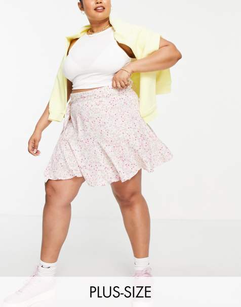 En Crème Plus mini flippy skirt with tie waist in pink floral