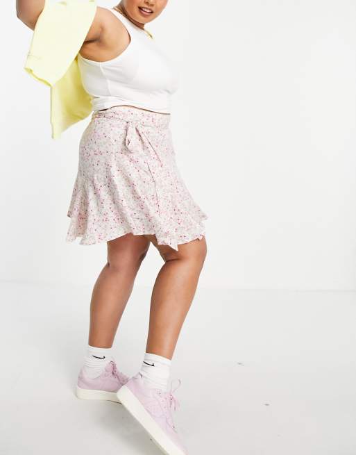 En Crème Plus mini flippy skirt with tie waist in pink floral, 4 of 4