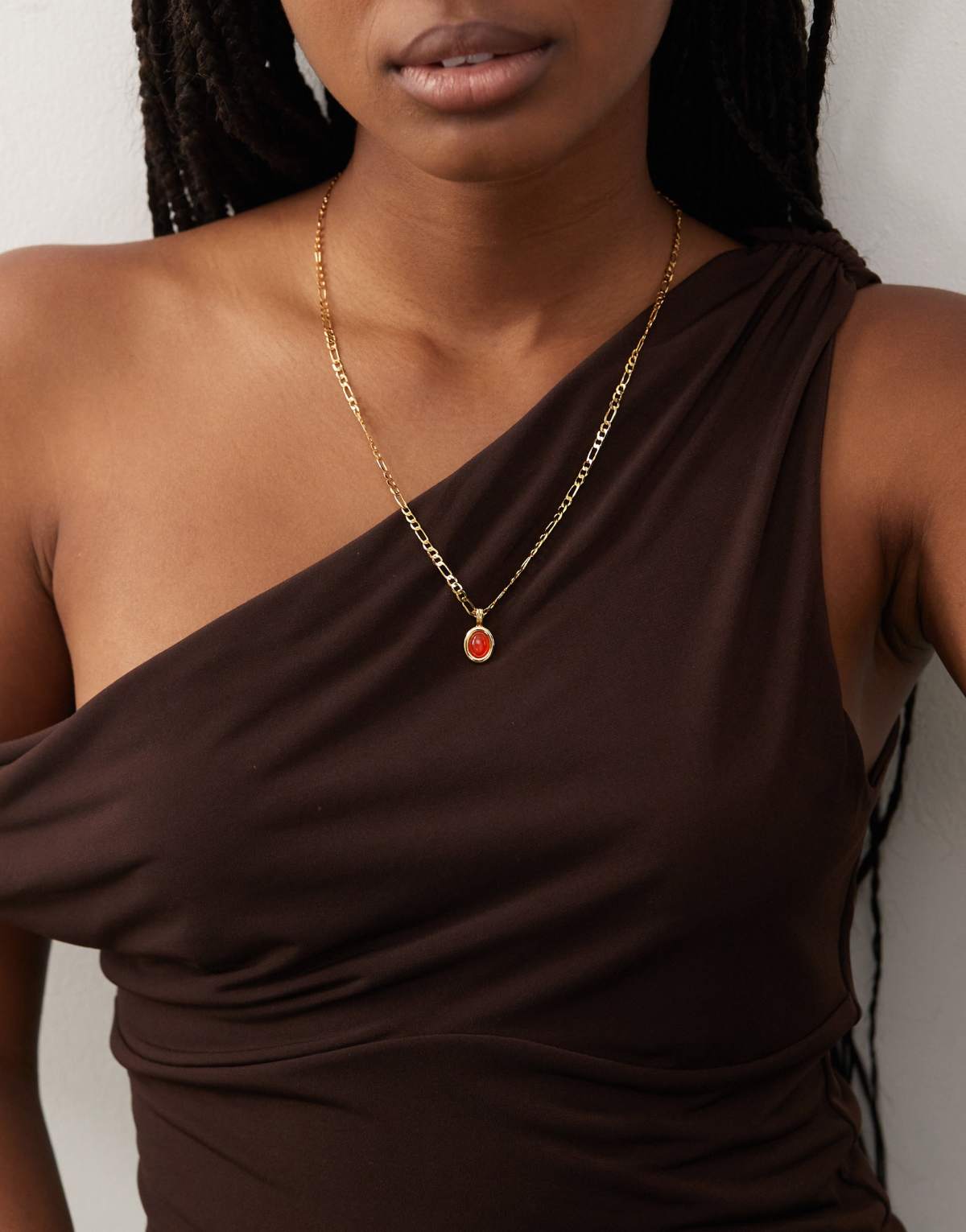 En Route devon 18k gold plated figaro chain necklace with carmelian red pendant