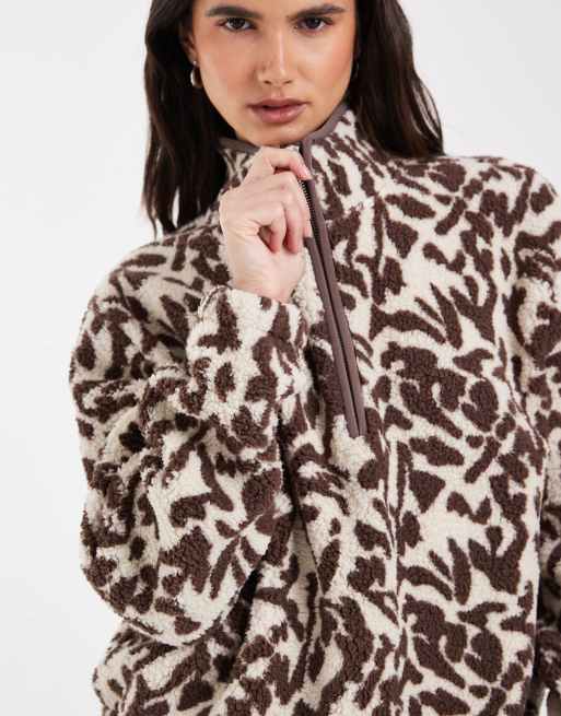 Endast fleece-sweatshirt med halv dragkedja i brun djurprint, 2 av 4