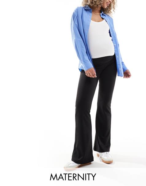 Endast Maternity stretchiga utsvängda byxor i svart - view 1