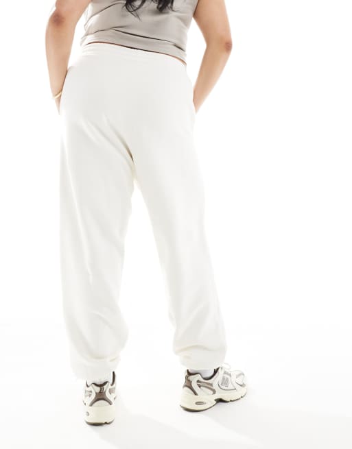 Esclusiva 4th & Reckless Plus - Joggers color crema con logo in bouclé “NY” in rilievo in coordinato, 4 di 5