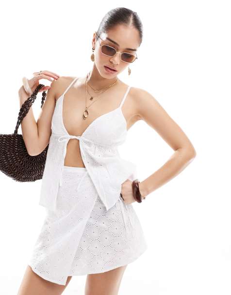 Esclusiva Esmee - Crop top bianco da mare allacciato sul davanti all'uncinetto - view 1