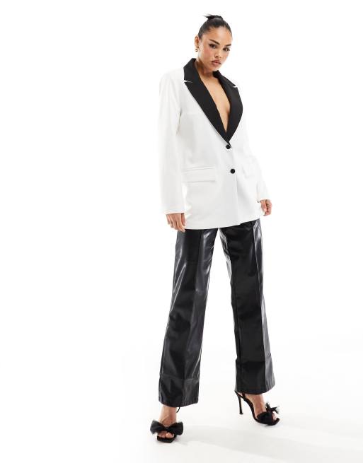 Esclusiva In The Style - Blazer sartoriale monocromatico con rever a contrasto, 4 di 4