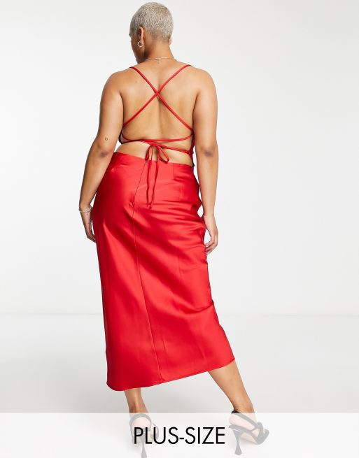Esclusiva In The Style Plus - Vestito midi con scollo ad anello sul davanti in raso rosso