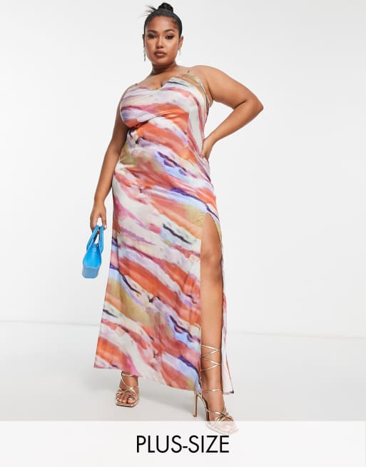 Esclusiva In The Style Plus x Yasmin Devonport - Vestito lungo con scollo profondo e stampa astratta multicolore 